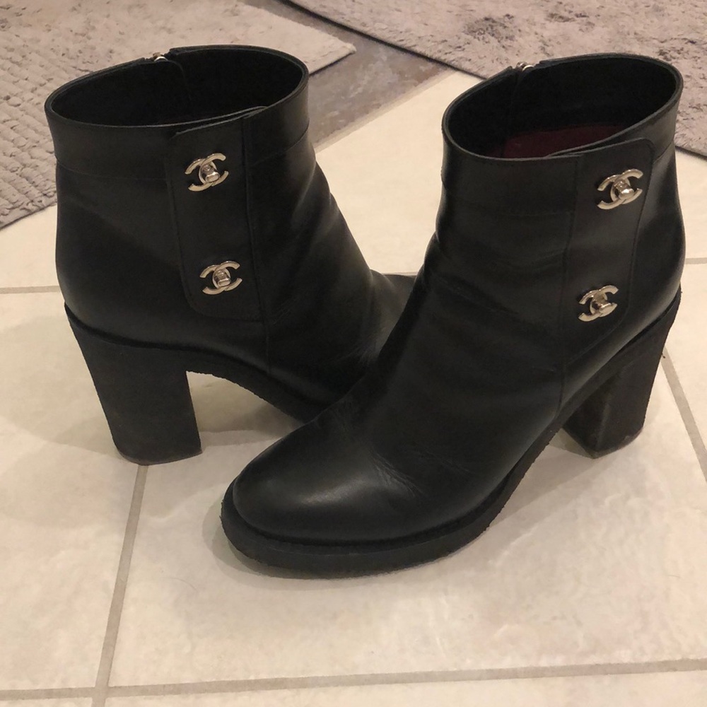 CHANEL size 41 side buckle CC black boots